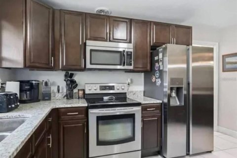 House in Oxford, Florida 4 bedrooms, 165.83 sq.m. № 1855801 - photo 6