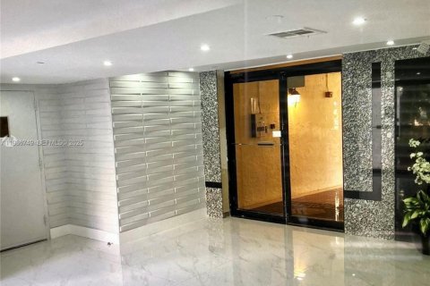 Condo in Sunny Isles Beach, Florida, 1 bedroom  № 1994742 - photo 3