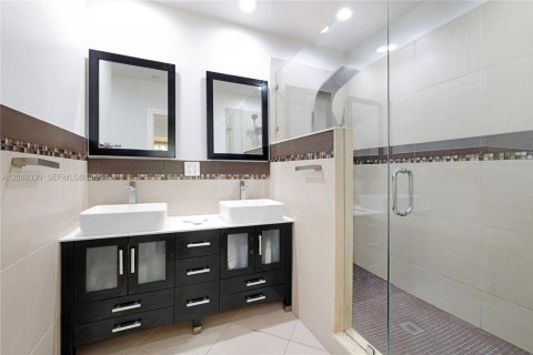 Villa ou maison à louer à Miami Shores, Floride: 3 chambres, 259.1 m2 № 2266084 - photo 8