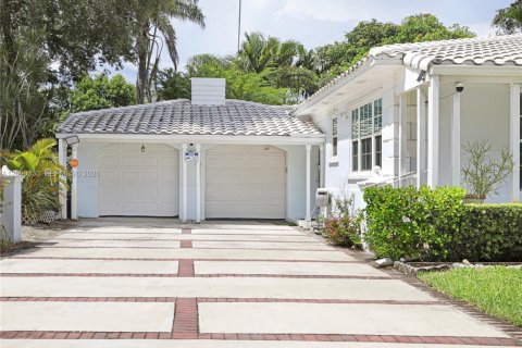 Villa ou maison à louer à Miami Shores, Floride: 3 chambres, 259.1 m2 № 2266084 - photo 16