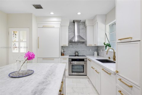 Villa ou maison à louer à Miami Shores, Floride: 3 chambres, 259.1 m2 № 2266084 - photo 6