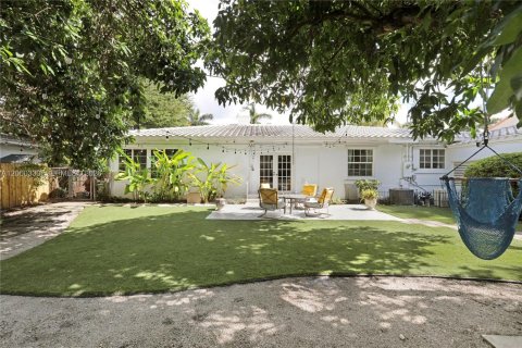 Villa ou maison à louer à Miami Shores, Floride: 3 chambres, 259.1 m2 № 2266084 - photo 12