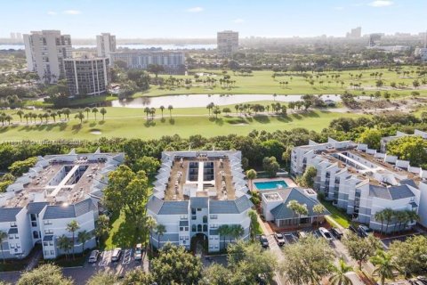 Condo in West Palm Beach, Florida, 2 bedrooms № 1944669 - photo 23