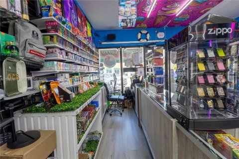 Купить коммерческую недвижимость в Майами, Флорида № 2033710 - фото 15