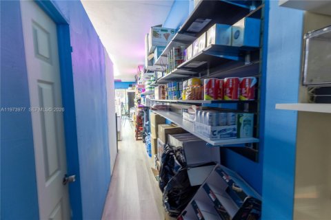 Купить коммерческую недвижимость в Майами, Флорида № 2033710 - фото 8