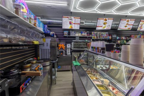 Купить коммерческую недвижимость в Майами, Флорида № 2033710 - фото 19