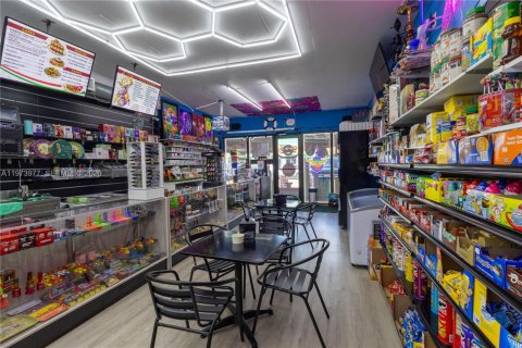 Купить коммерческую недвижимость в Майами, Флорида № 2033710 - фото 23