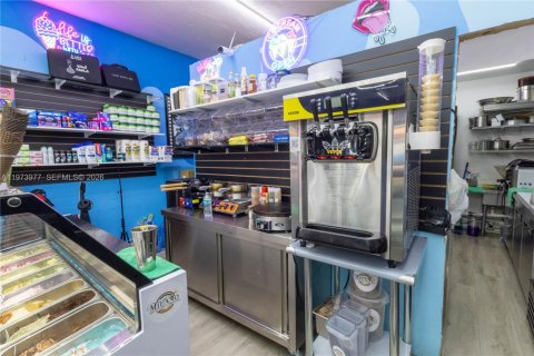 Купить коммерческую недвижимость в Майами, Флорида № 2033710 - фото 5