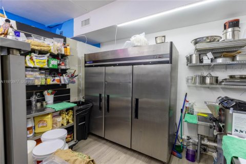 Купить коммерческую недвижимость в Майами, Флорида № 2033710 - фото 10