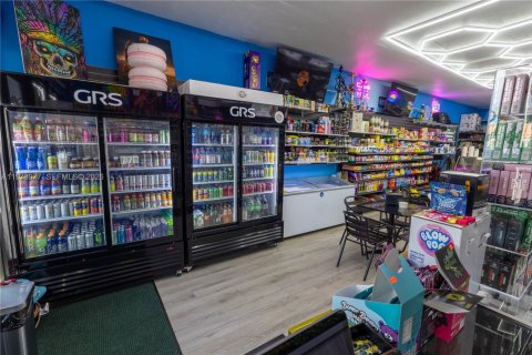 Купить коммерческую недвижимость в Майами, Флорида № 2033710 - фото 14