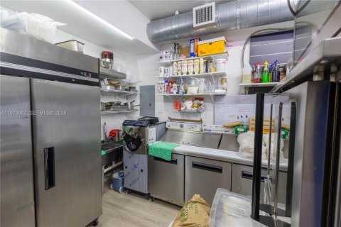 Купить коммерческую недвижимость в Майами, Флорида № 2033710 - фото 11