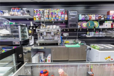 Купить коммерческую недвижимость в Майами, Флорида № 2033710 - фото 6