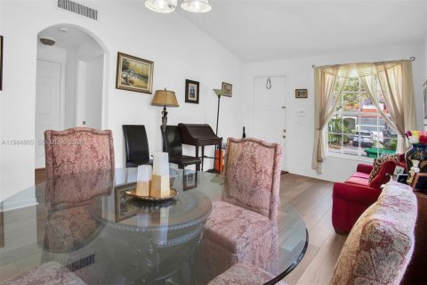 Villa ou maison à louer à Miramar, Floride: 3 chambres, 123 m2 № 2050391 - photo 7