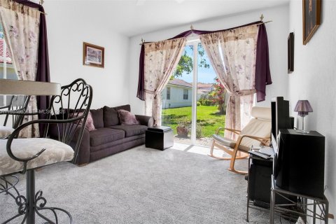 Villa ou maison à louer à Miramar, Floride: 3 chambres, 123 m2 № 2050391 - photo 15