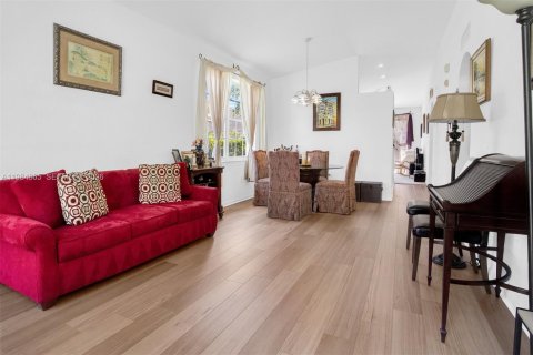 Villa ou maison à louer à Miramar, Floride: 3 chambres, 123 m2 № 2050391 - photo 4