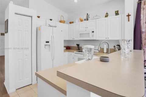 Villa ou maison à louer à Miramar, Floride: 3 chambres, 123 m2 № 2050391 - photo 12