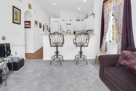 Villa ou maison à louer à Miramar, Floride: 3 chambres, 123 m2 № 2050391 - photo 14