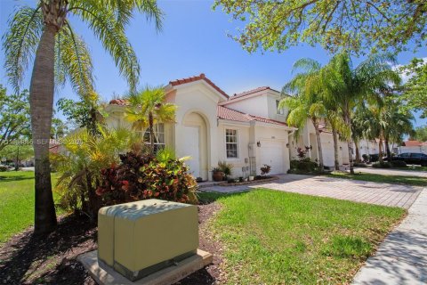 Villa ou maison à louer à Miramar, Floride: 3 chambres, 123 m2 № 2050391 - photo 2