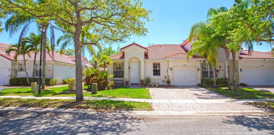 Villa ou maison à Miramar, Floride 3 chambres, 123 m2 № 2050391