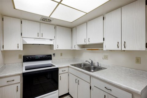 Villa ou maison à vendre à Bradenton, Floride: 2 chambres, 91.51 m2 № 2156299 - photo 15