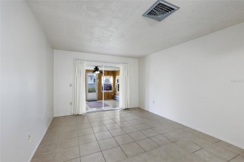 Villa ou maison à vendre à Bradenton, Floride: 2 chambres, 91.51 m2 № 2156299 - photo 6