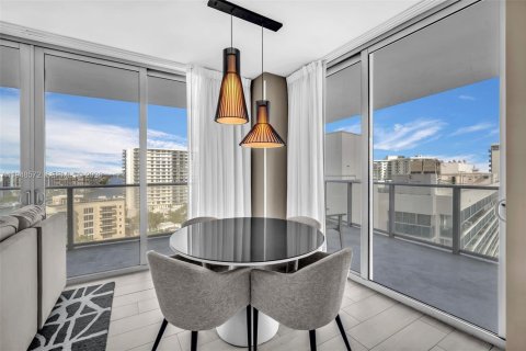 Condo in Hollywood, Florida, 2 bedrooms  № 2089190 - photo 14