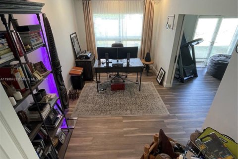 Casa en venta en Miami, Florida, 4 dormitorios, 271.27 m2 № 1967656 - foto 26