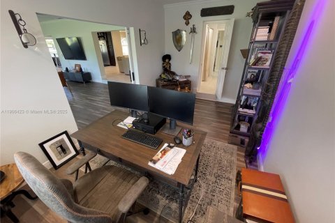 Casa en venta en Miami, Florida, 4 dormitorios, 271.27 m2 № 1967656 - foto 25