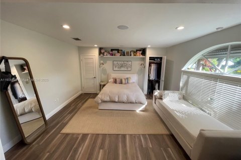 Casa en venta en Miami, Florida, 4 dormitorios, 271.27 m2 № 1967656 - foto 27