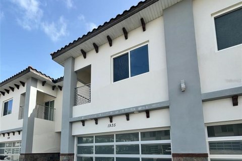 Adosado en alquiler en Davenport, Florida, 3 dormitorios, 211.91 m2 № 1826166 - foto 1
