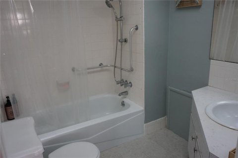 Купить кондоминиум в Сент-Питерсберг, Флорида 6 комнат, 85.19м2, № 2142960 - фото 13
