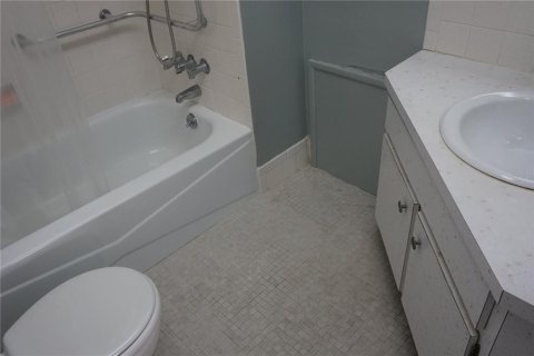 Купить кондоминиум в Сент-Питерсберг, Флорида 6 комнат, 85.19м2, № 2142960 - фото 15