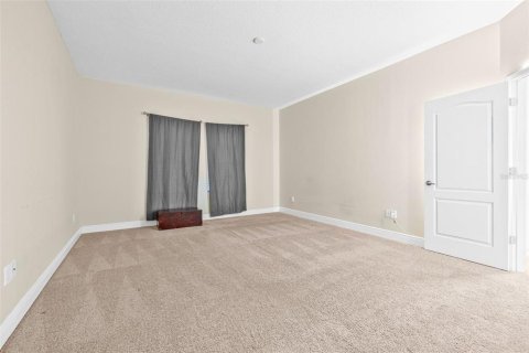 House in Tampa, Florida 5 bedrooms, 355.07 sq.m. № 1771105 - photo 16
