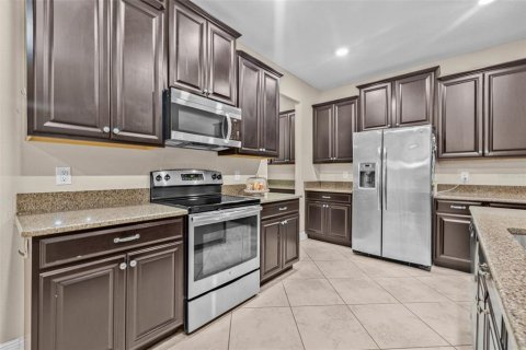 House in Tampa, Florida 5 bedrooms, 355.07 sq.m. № 1771105 - photo 5