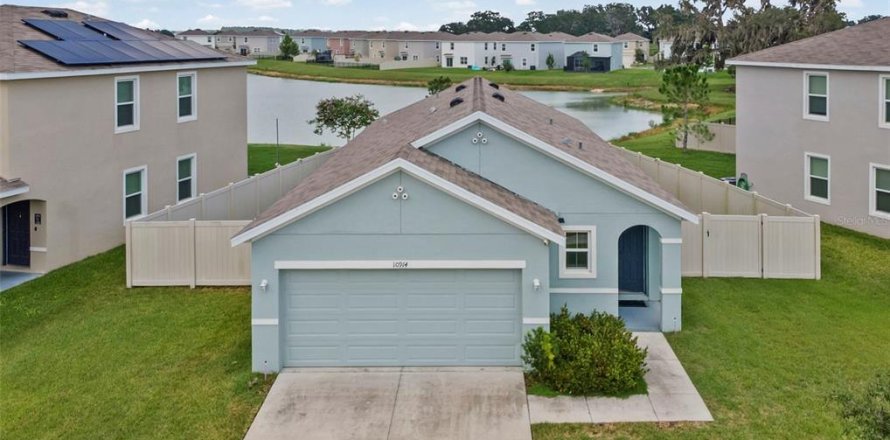 Villa ou maison à San Antonio, Floride 3 chambres, 140.28 m2 № 2208780