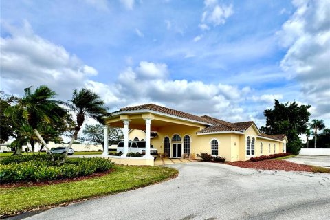 Immobilier commercial à Sebring, Floride 575.99 m2 № 2117805