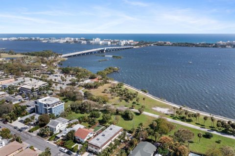 Townhouse in Lake Worth, Florida 2 bedrooms, 152.36 sq.m. № 1127878 - photo 1