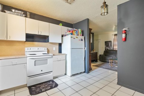 Commercial property in Pompano Beach, Florida 224.08 sq.m. № 2382824 - photo 22