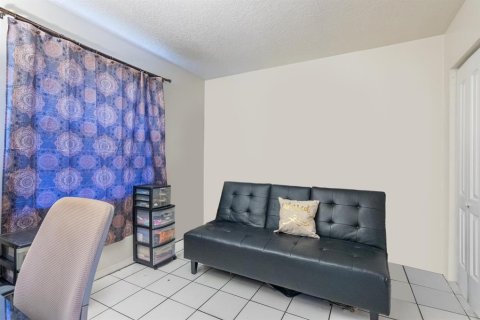 Commercial property in Pompano Beach, Florida 224.08 sq.m. № 2382824 - photo 17