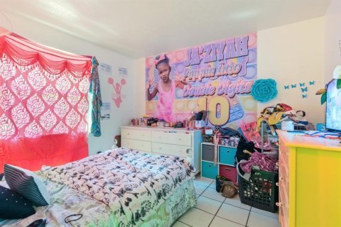 Commercial property in Pompano Beach, Florida 224.08 sq.m. № 2382824 - photo 29