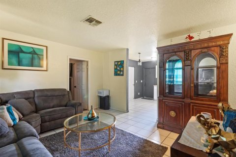 Commercial property in Pompano Beach, Florida 224.08 sq.m. № 2382824 - photo 18
