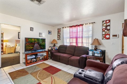 Commercial property in Pompano Beach, Florida 224.08 sq.m. № 2382824 - photo 10
