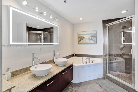 Copropriété à louer à Aventura, Floride: 3 chambres, 126.53 m2 № 1991994 - photo 16