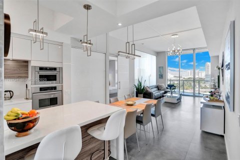 Copropriété à louer à Aventura, Floride: 3 chambres, 126.53 m2 № 1991994 - photo 2