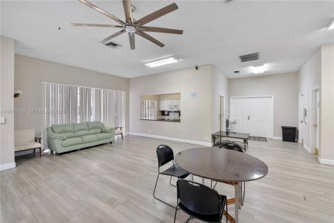 Villa ou maison à vendre à Margate, Floride: 2 chambres, 87.89 m2 № 2244171 - photo 22