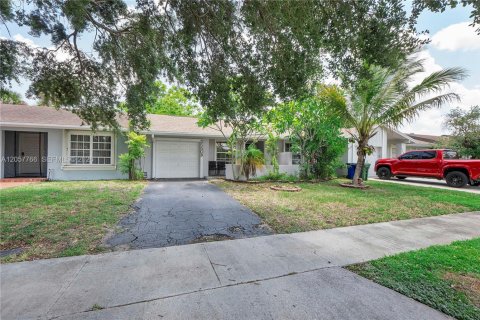 Villa ou maison à vendre à Margate, Floride: 2 chambres, 87.89 m2 № 2244171 - photo 17