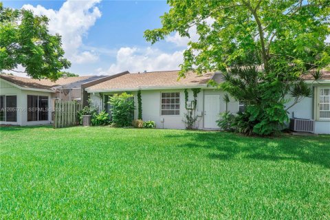 Villa ou maison à vendre à Margate, Floride: 2 chambres, 87.89 m2 № 2244171 - photo 18