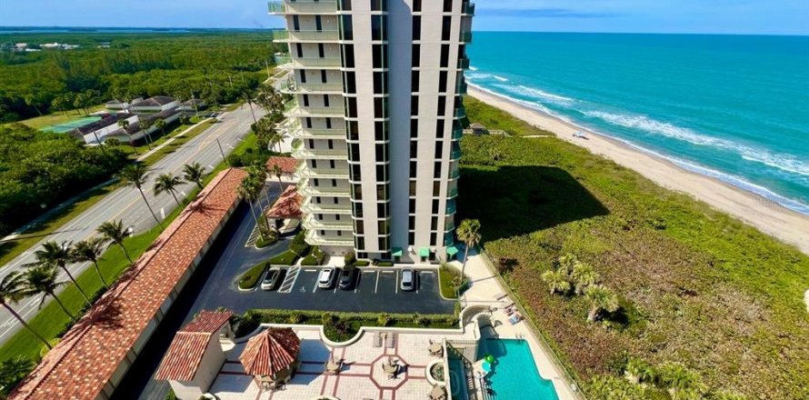 Condominio en Hutchinson Island South, Florida, 3 dormitorios  № 1810775