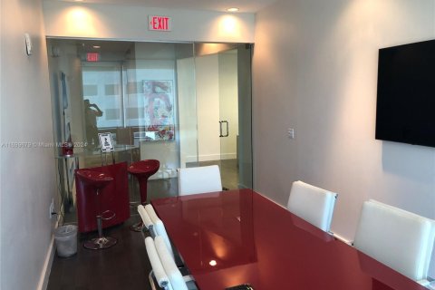 Propiedad comercial en venta en Aventura, Florida № 1959657 - foto 8