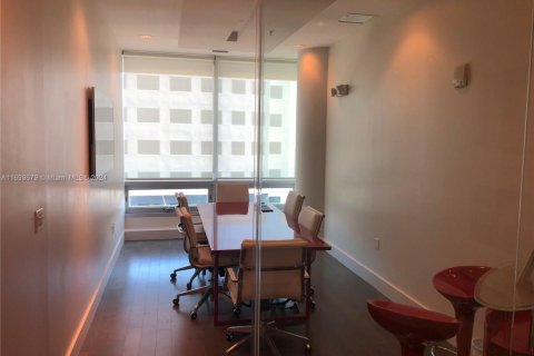 Propiedad comercial en venta en Aventura, Florida № 1959657 - foto 4